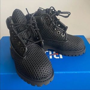 Limited Edition Timberland ‘Triple Black’ Honeycomb Toddler Boots- SZ 8.5 C